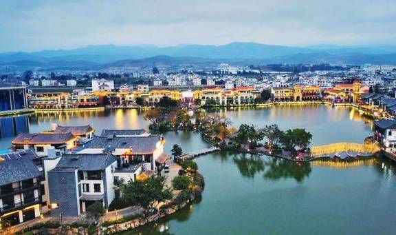 边工作边旅行,这样的生活你喜欢么 建水古城 抚仙湖游记