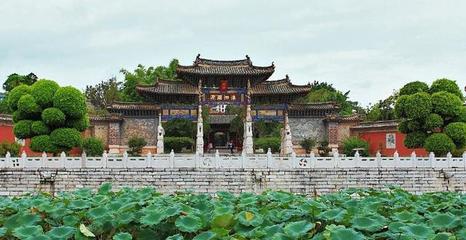 这才是云南最值得去的古城！景美人少，好吃好玩，不是大理、丽江——建水旅游